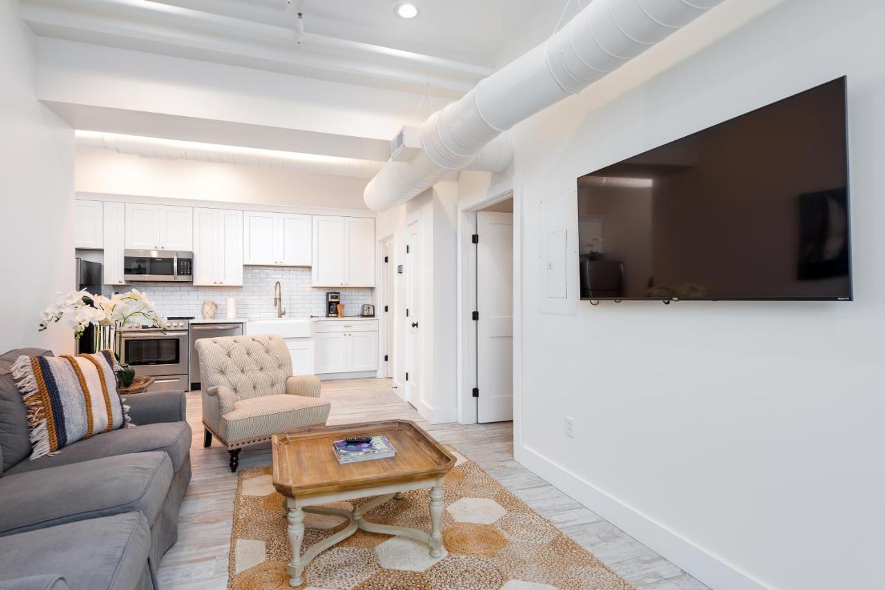 The Quarters On Spring Hotel Charleston Bagian luar foto