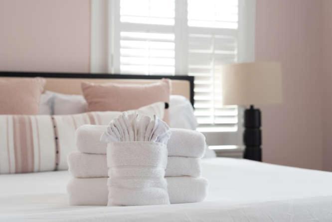 The Quarters On Spring Hotel Charleston Bagian luar foto