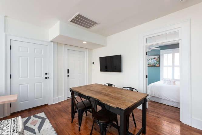 The Quarters On Spring Hotel Charleston Bagian luar foto
