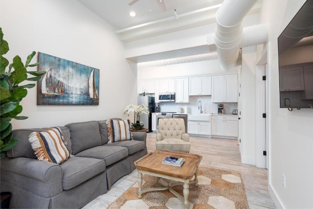 The Quarters On Spring Hotel Charleston Bagian luar foto